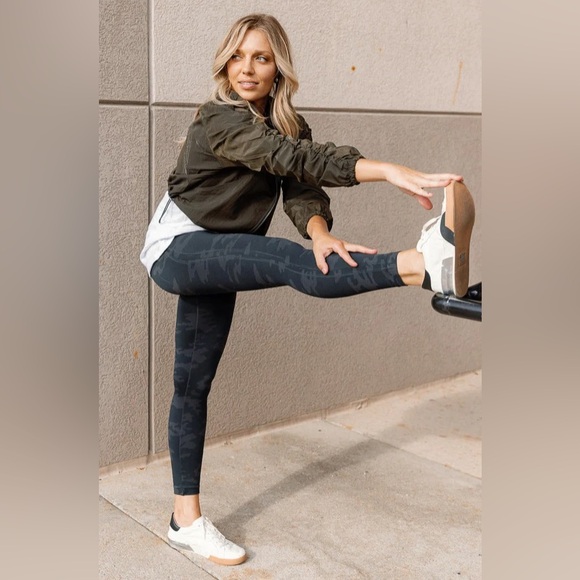 Spanx camo Leggings - Picture 11 of 12